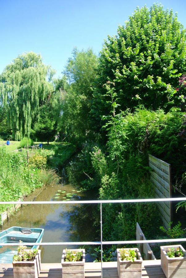 Comme Une Parenthese Au Coeur Des Hortillonnages Amiens Exterior photo