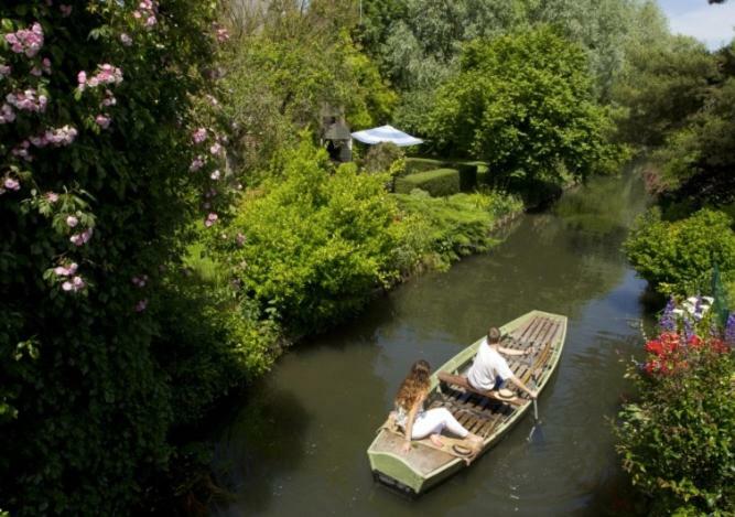 Comme Une Parenthese Au Coeur Des Hortillonnages Amiens Exterior photo